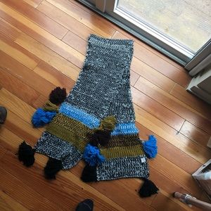 Unique Pom knit scarf